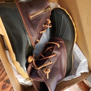 Women's sperry boots size 9.5